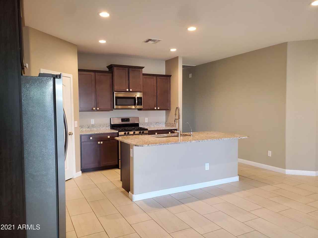 4068 W Crescent Rd - Photo 4 of 25