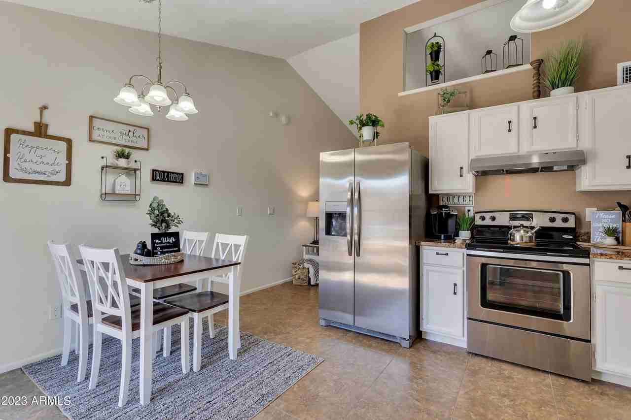 8914 W Desert Jewel Dr - Photo 5 of 17