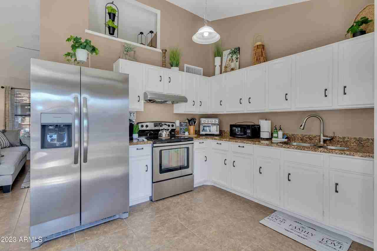 8914 W Desert Jewel Dr - Photo 6 of 17