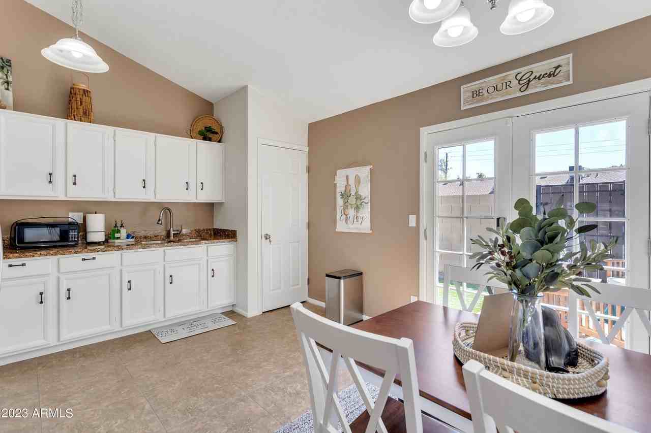 8914 W Desert Jewel Dr - Photo 7 of 17