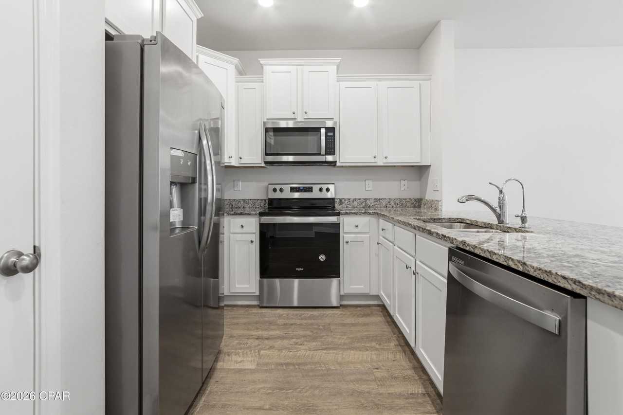 1617 Caleigh Ct - Photo 7 of 34