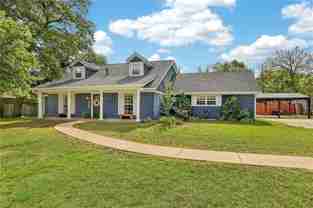 913 Park Ln - Photo 1 of 1