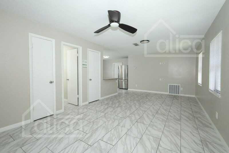 1010 Vigo Ave - Photo 4 of 28