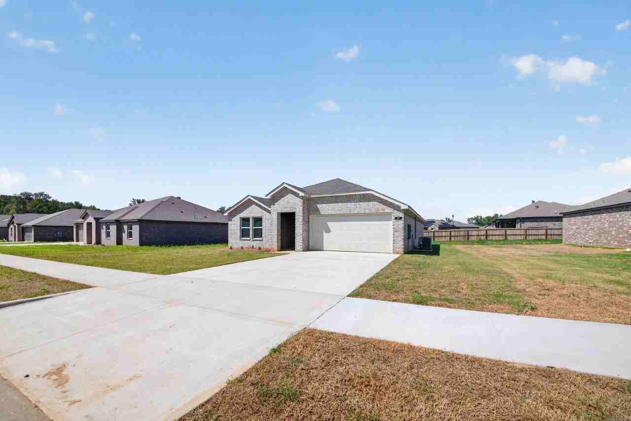 37 Wolfsbridge Loop - Photo 2 of 38