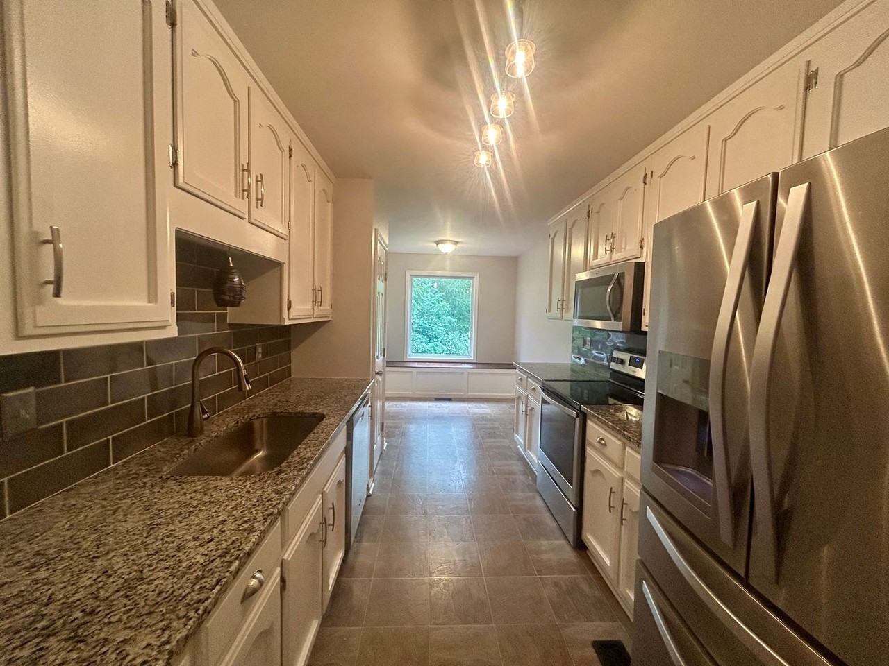 12594 Hutchins Cir - Photo 3 of 14