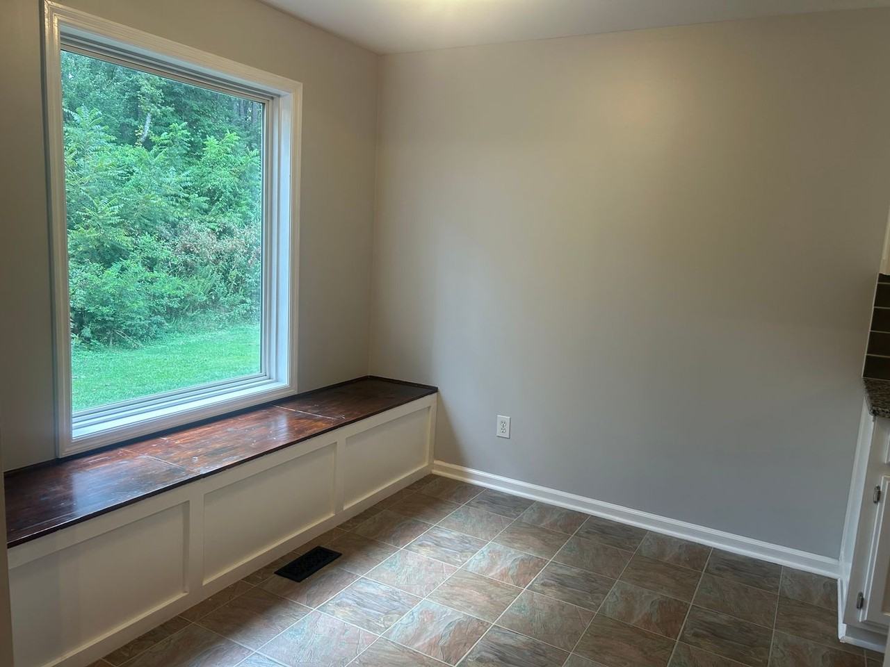 12594 Hutchins Cir - Photo 6 of 14