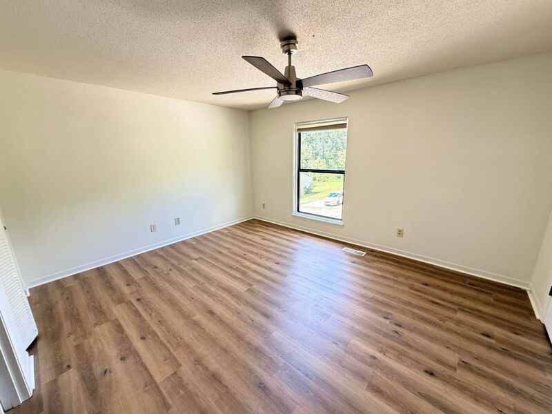 6405 Crest Green Rd - Photo 2 of 9