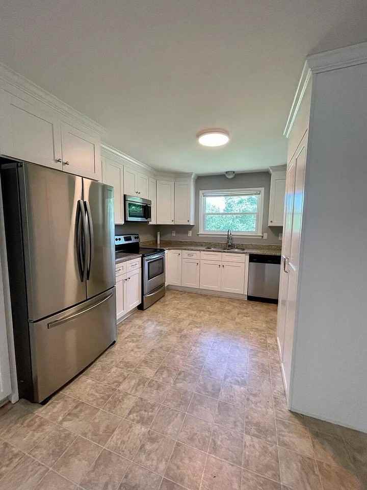 1310 Aswan Dr - Photo 4 of 14