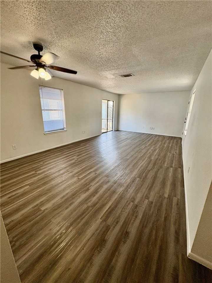 4218 Calallen Dr #4 - Photo 3 of 14