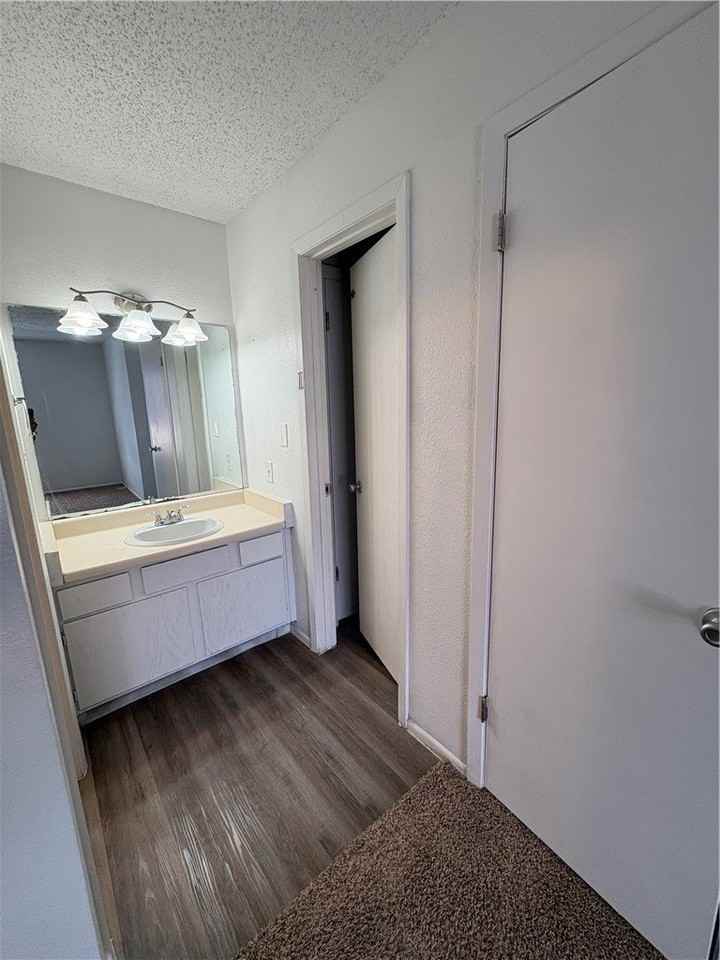 4218 Calallen Dr #4 - Photo 7 of 14