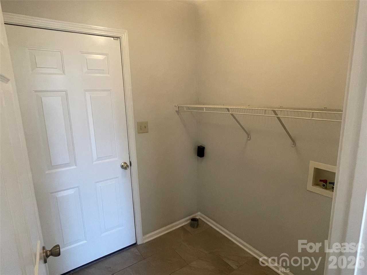 1444 Farmington Hills Dr - Photo 7 of 17