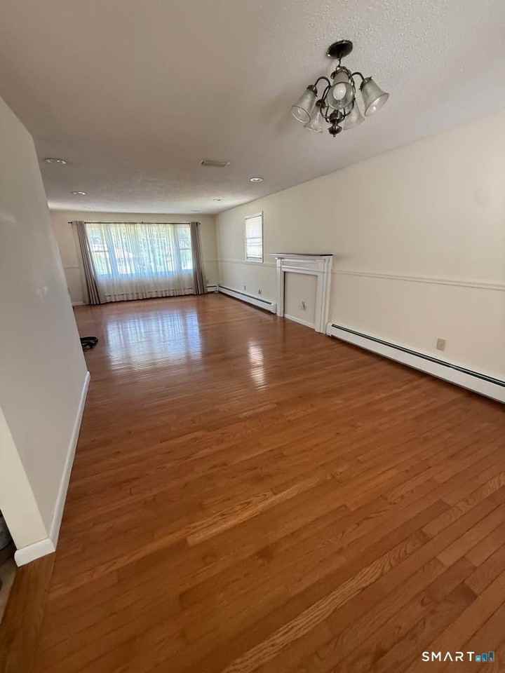 21 Cheryl Dr - Photo 4 of 19