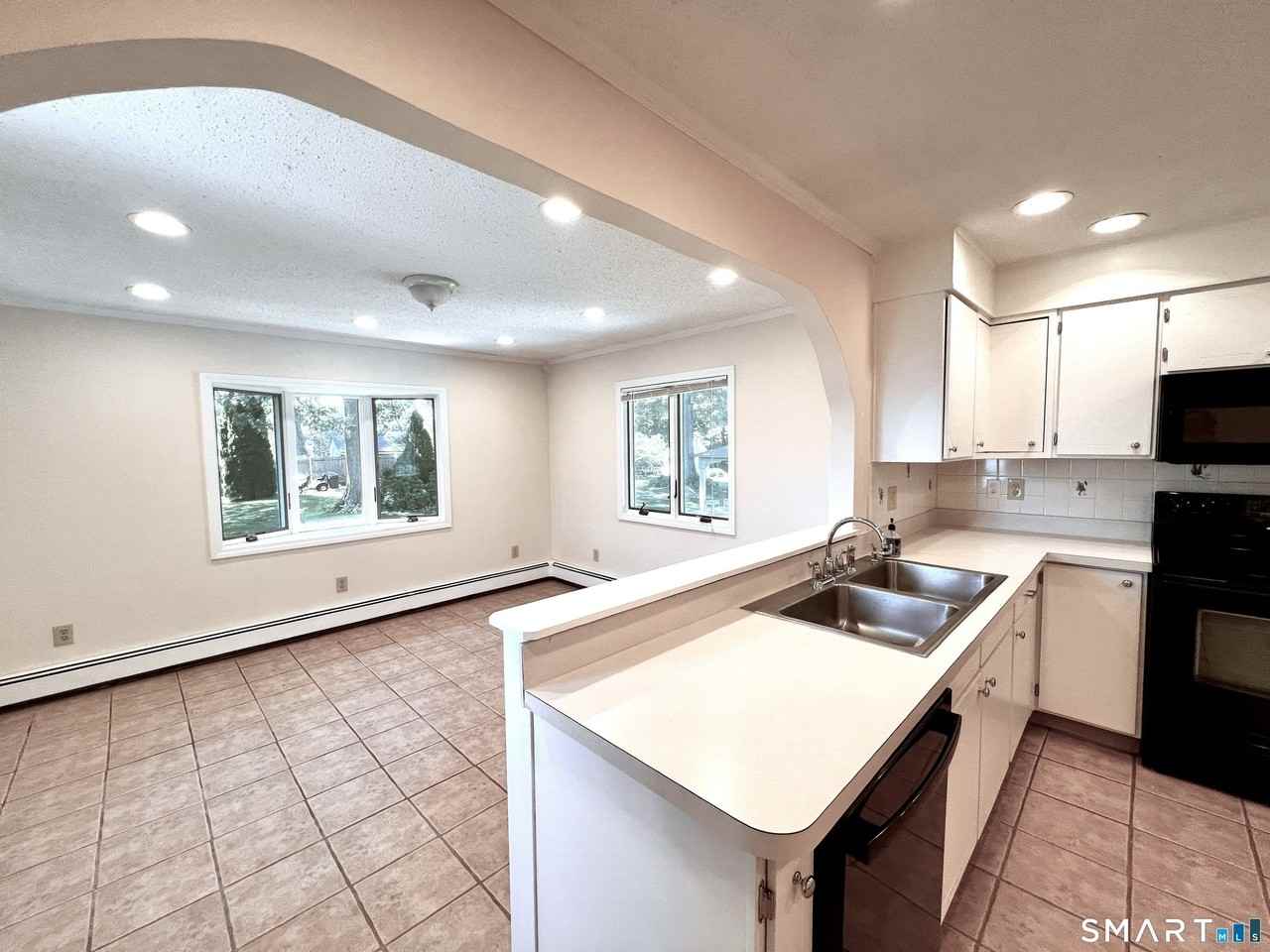 21 Cheryl Dr - Photo 6 of 19
