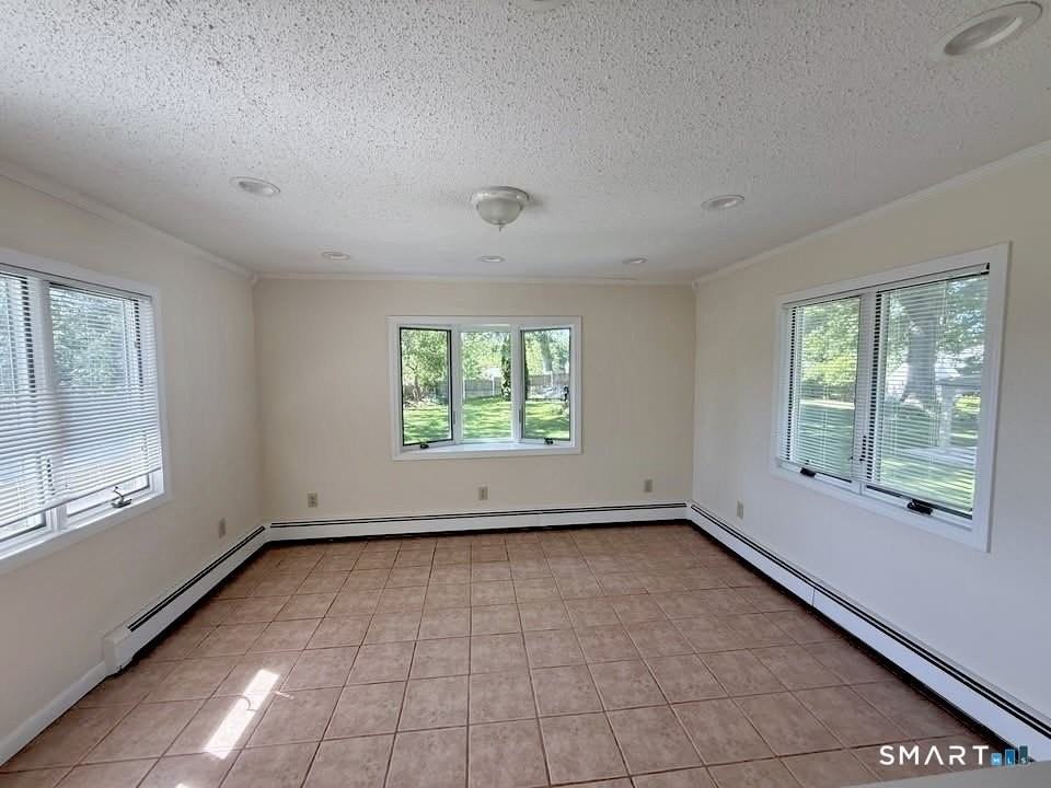 21 Cheryl Dr - Photo 7 of 19