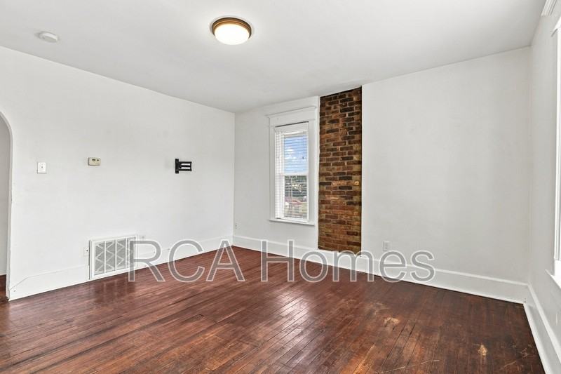 3005 Ruckle St - Photo 2 of 11