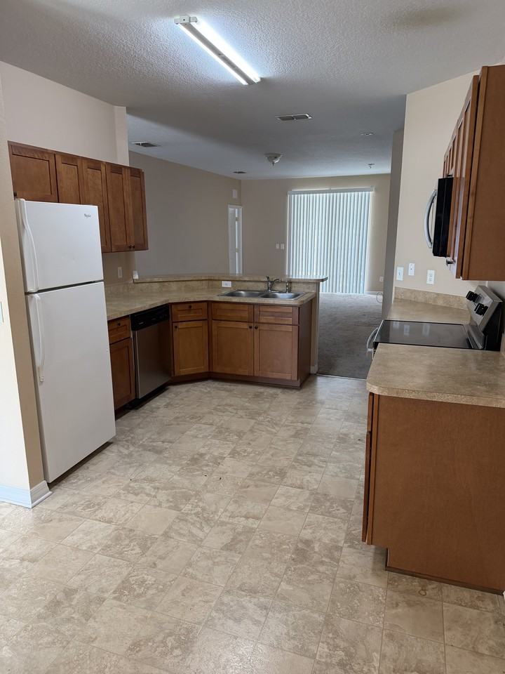 1211 Knollwood Dr - Photo 6 of 30