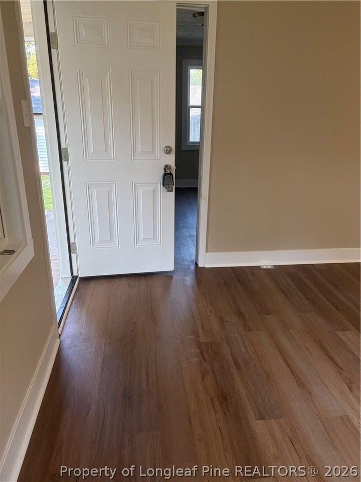 523 Oakwood Ave - Photo 3 of 14