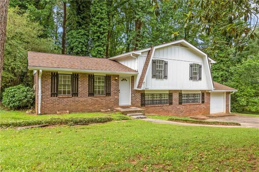 5809 Oakleaf Way - Photo 2 of 32