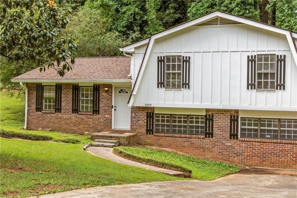 5809 Oakleaf Way - Photo 3 of 32