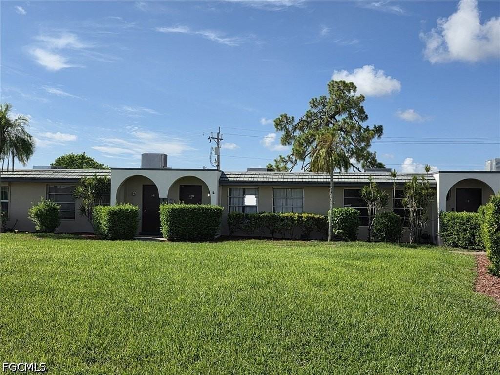 1107 S Loop Blvd - Photo 2 of 17