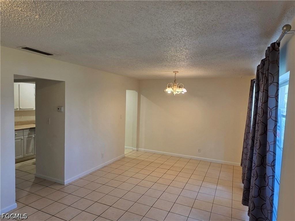 1107 S Loop Blvd - Photo 4 of 17