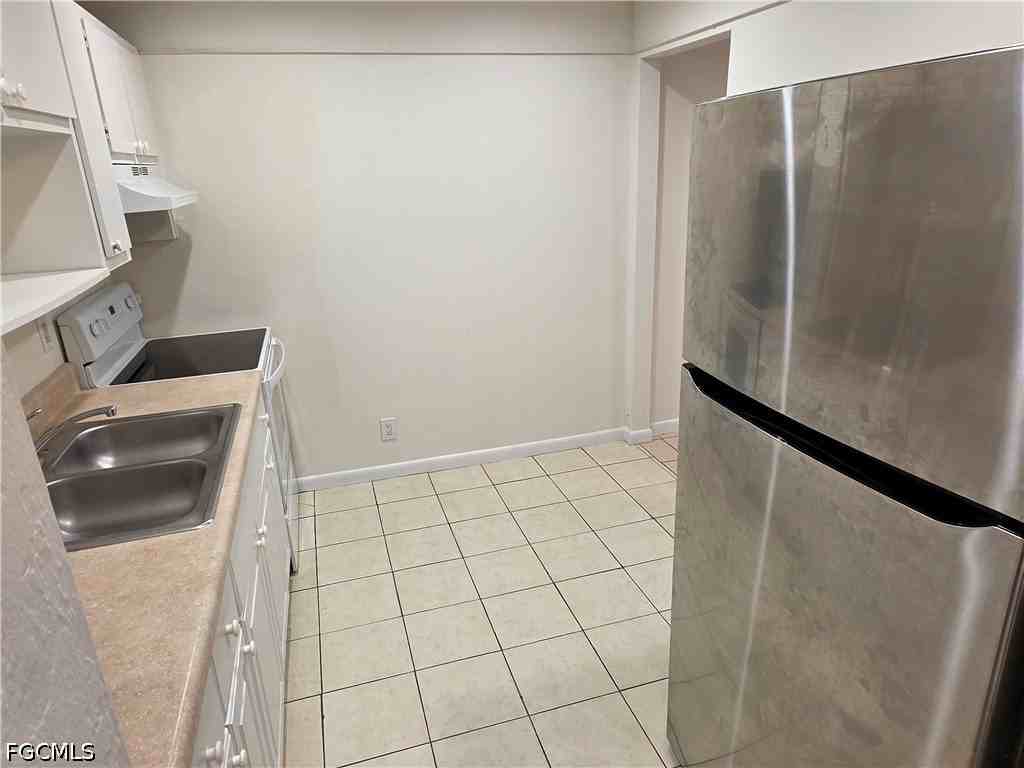 1107 S Loop Blvd - Photo 6 of 17