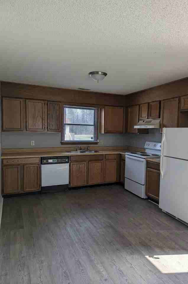 1308 Forest Knolls Cir #1308