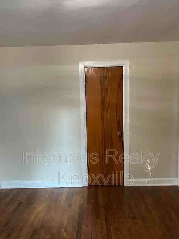 304 Sarvis Dr - Photo 6 of 20