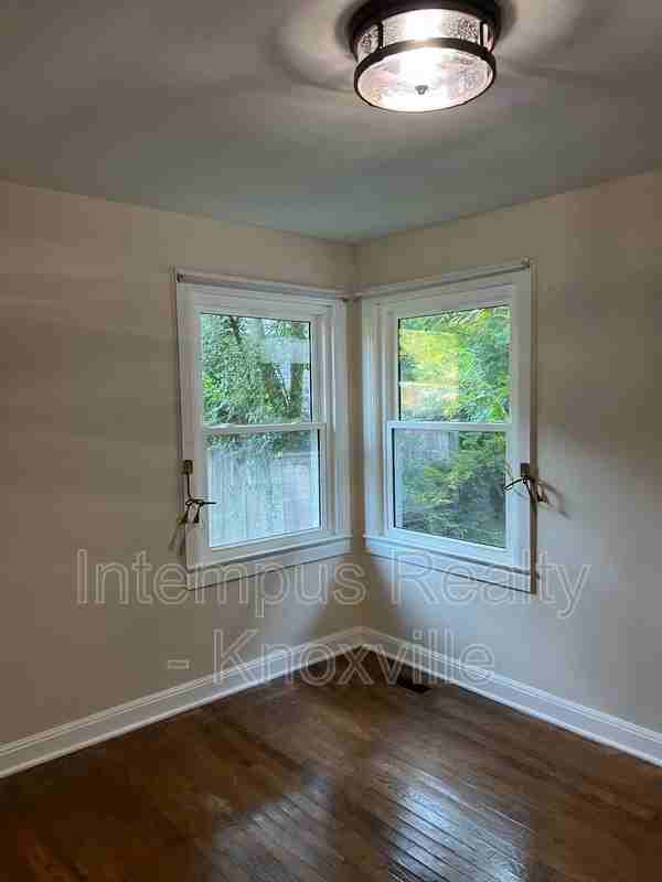 304 Sarvis Dr - Photo 7 of 20