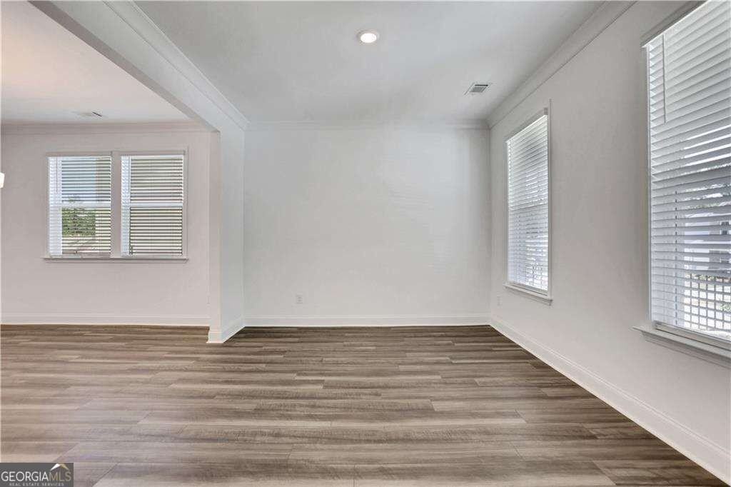 3198 Shirecrest Ln - Photo 6 of 39