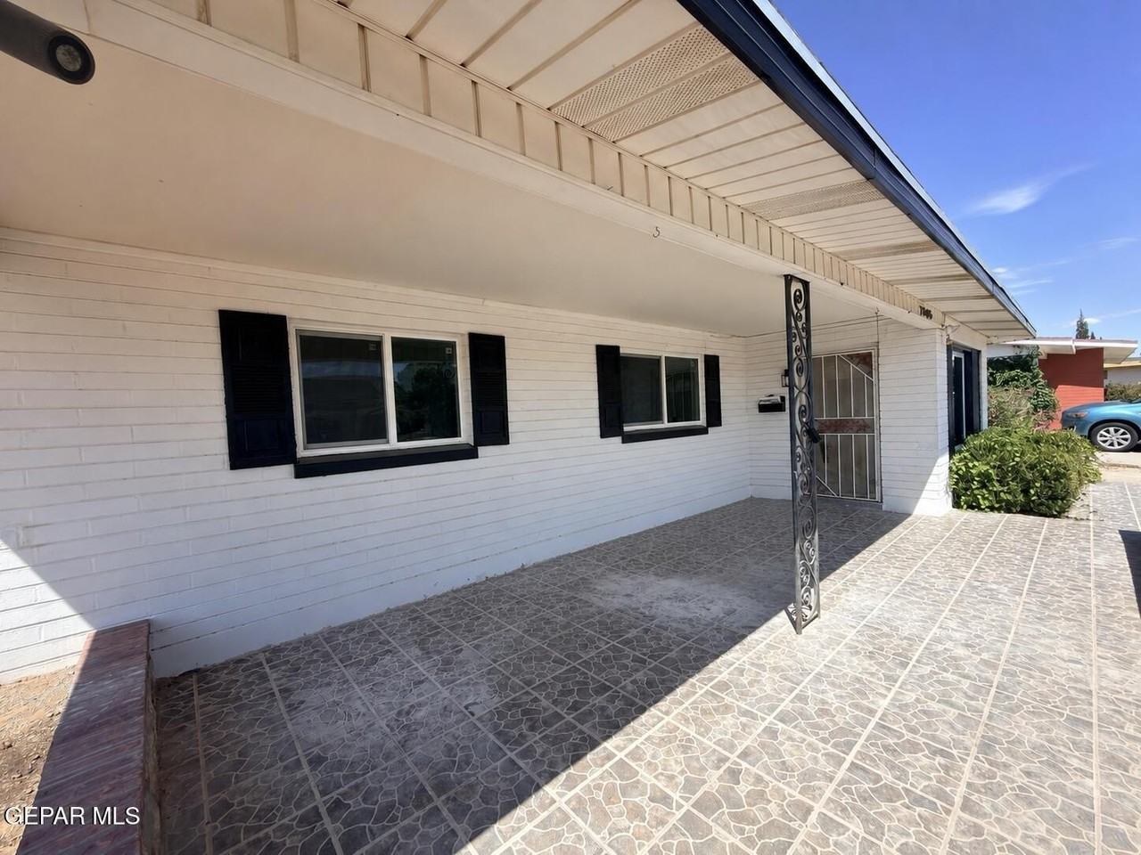 7605 Parkland Dr - Photo 2 of 24