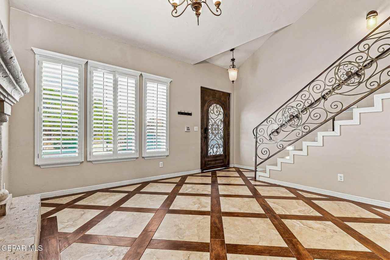 3157 Royal Jewel St - Photo 7 of 34