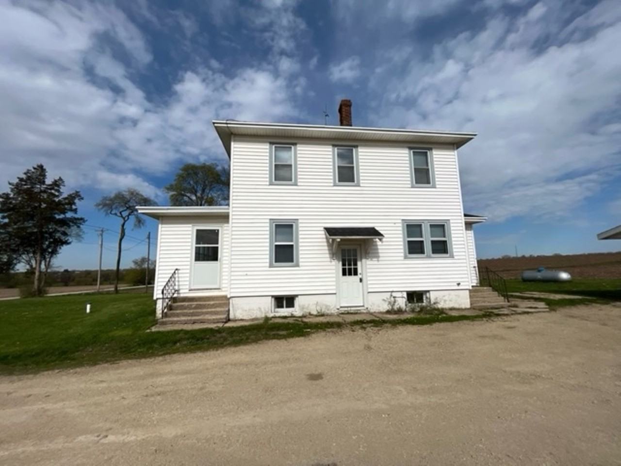 3908 W Mineral Point Rd - Photo 2 of 31