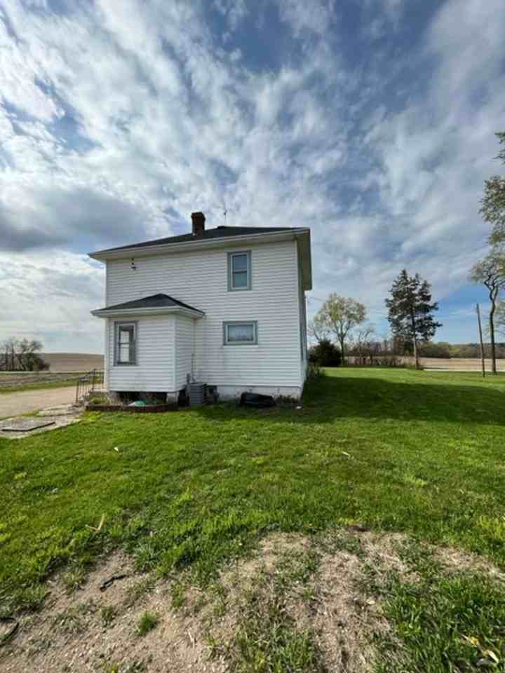 3908 W Mineral Point Rd - Photo 3 of 31