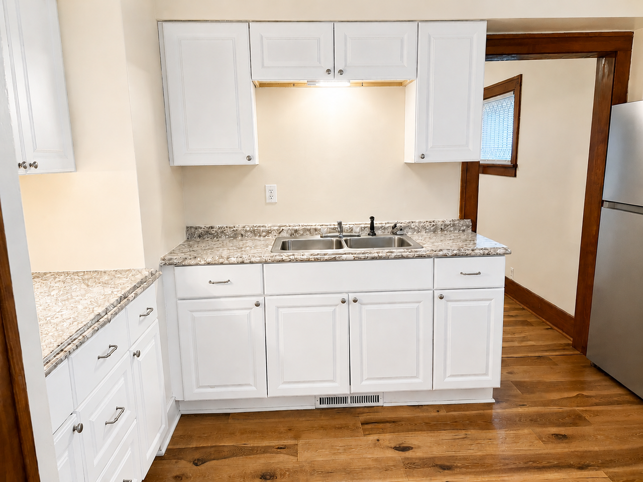 3908 W Mineral Point Rd - Photo 5 of 31