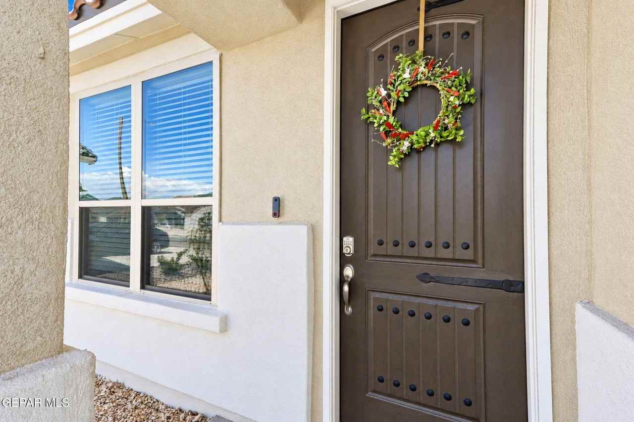 13876 Loreina Luz Ave - Photo 4 of 38