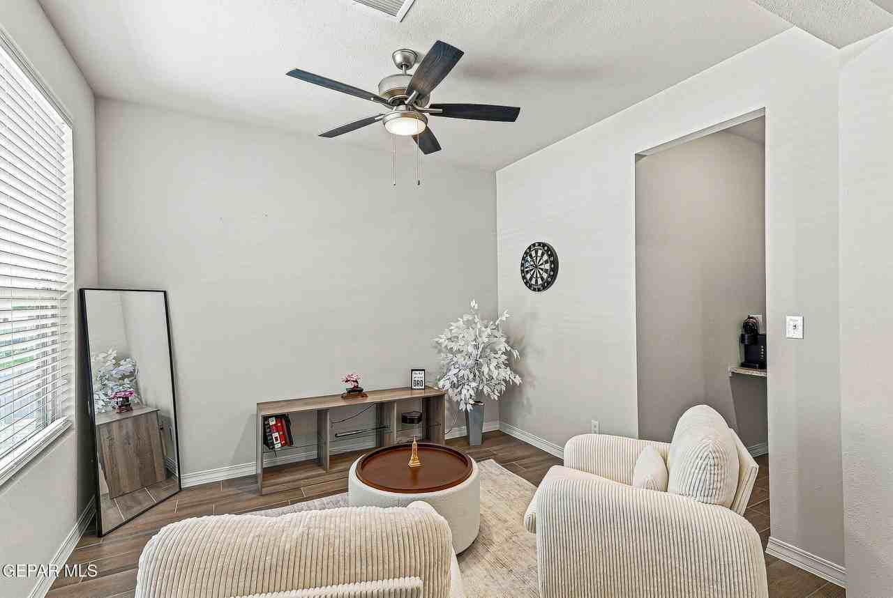 13876 Loreina Luz Ave - Photo 7 of 38