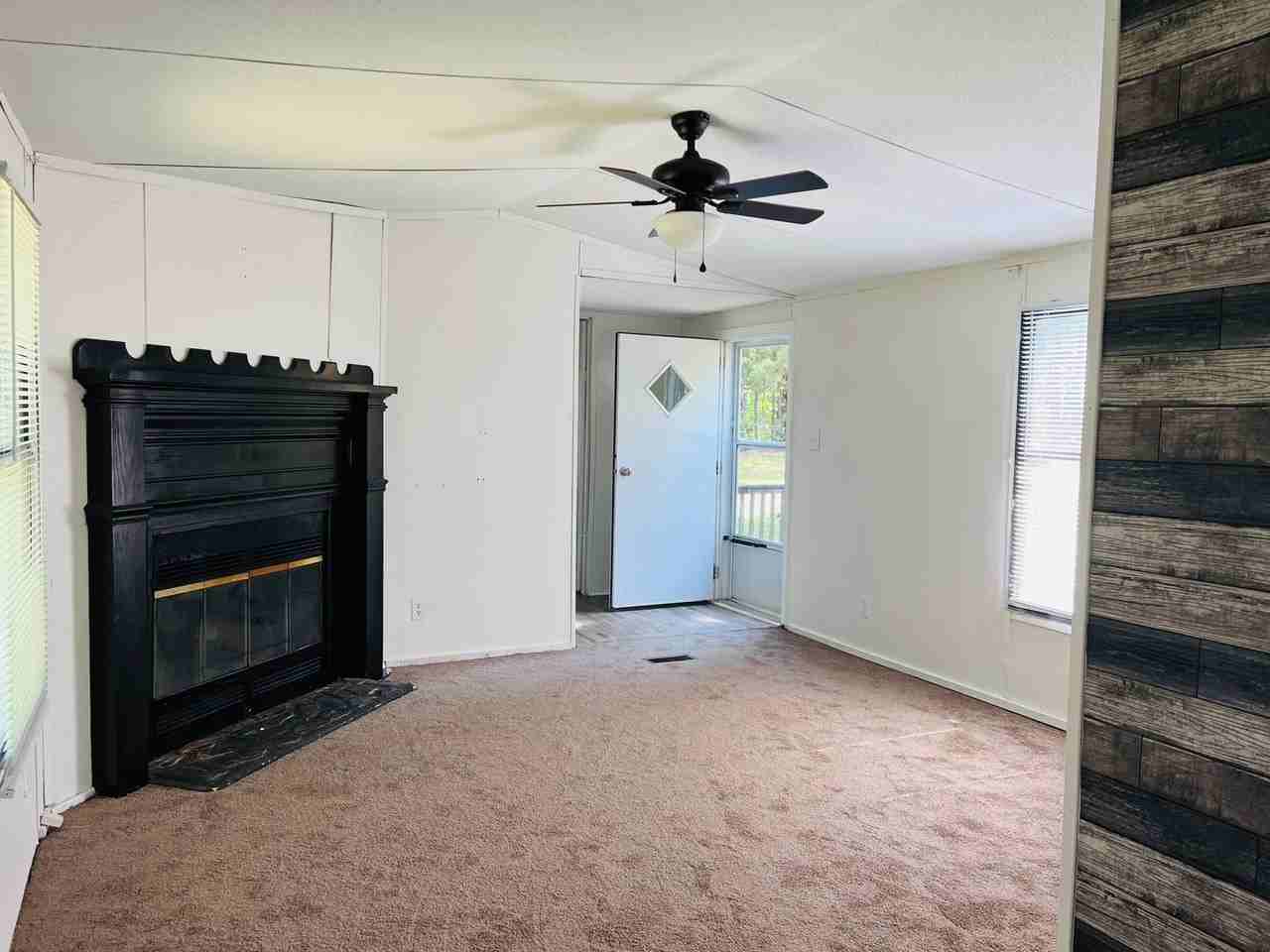 2165 Frazier Ln - Photo 2 of 13