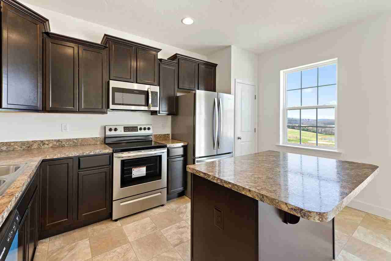 296 Homestead Dr - Photo 5 of 9
