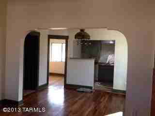 133 W Adams St - Photo 4 of 9