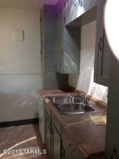 133 W Adams St - Photo 6 of 9