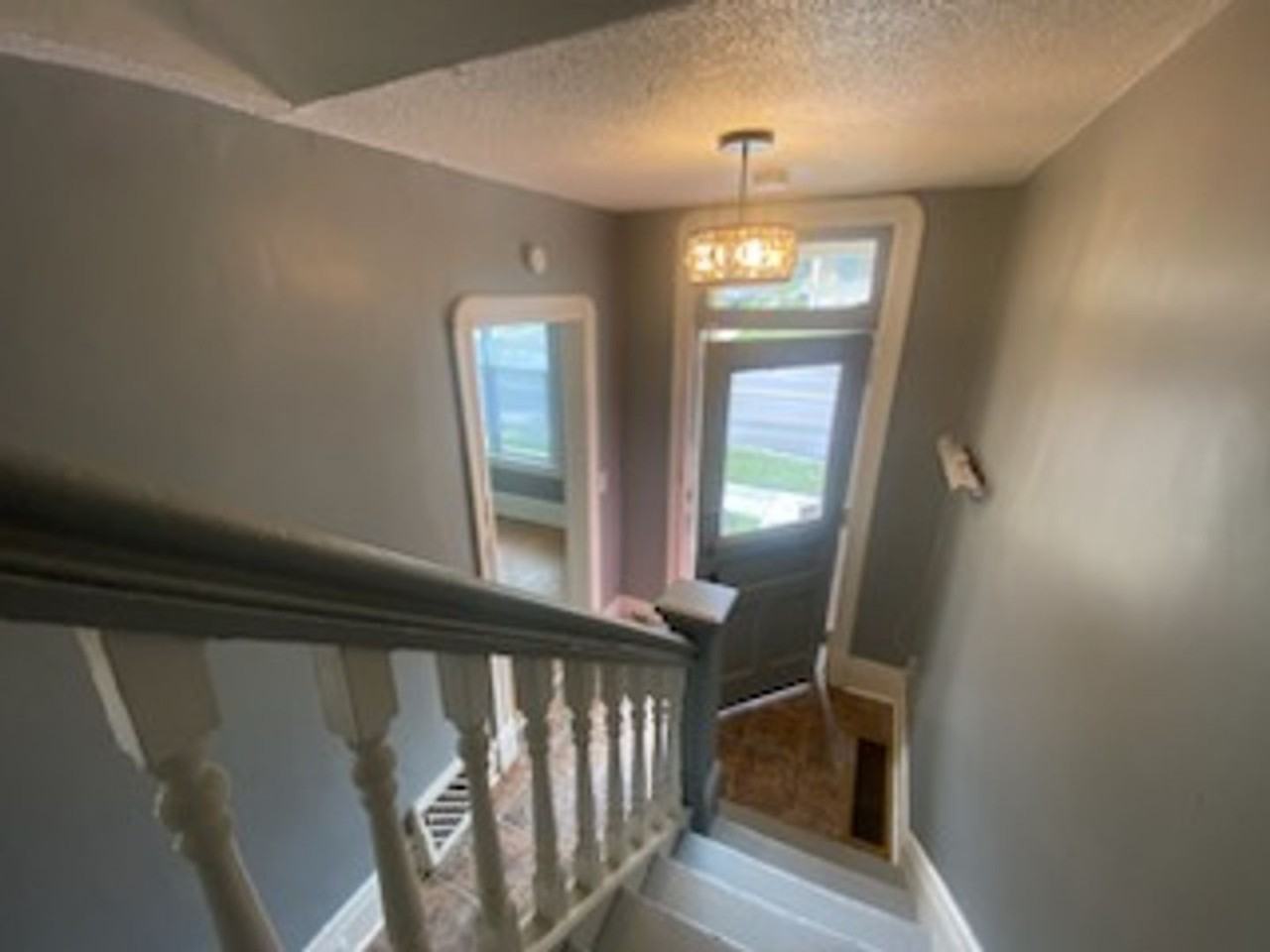 902 E 4th St - Photo 5 of 18