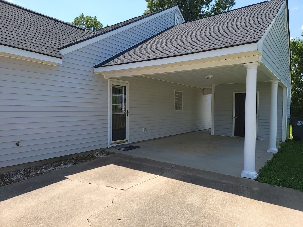 720 Daffodil Way - Photo 2 of 14