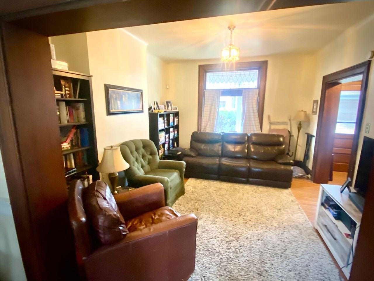 414 Stratton Ln - Photo 4 of 25