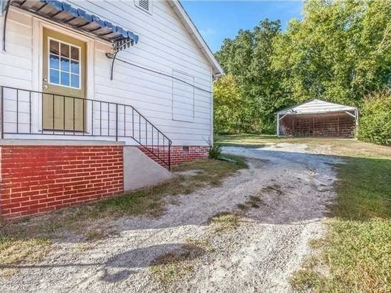 3609 Ridgeside Rd - Photo 2 of 12