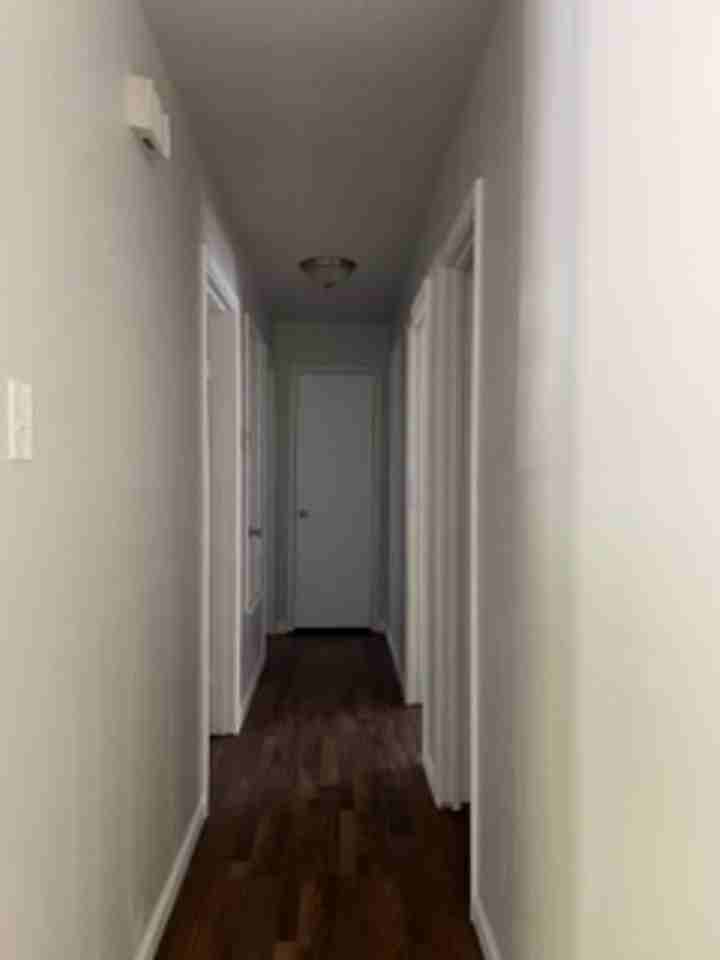 811 W Baltimore St - Photo 4 of 10