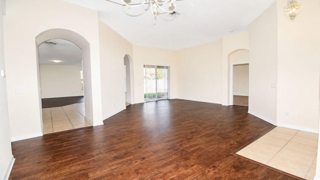 1512 Lindzlu St - Photo 2 of 18