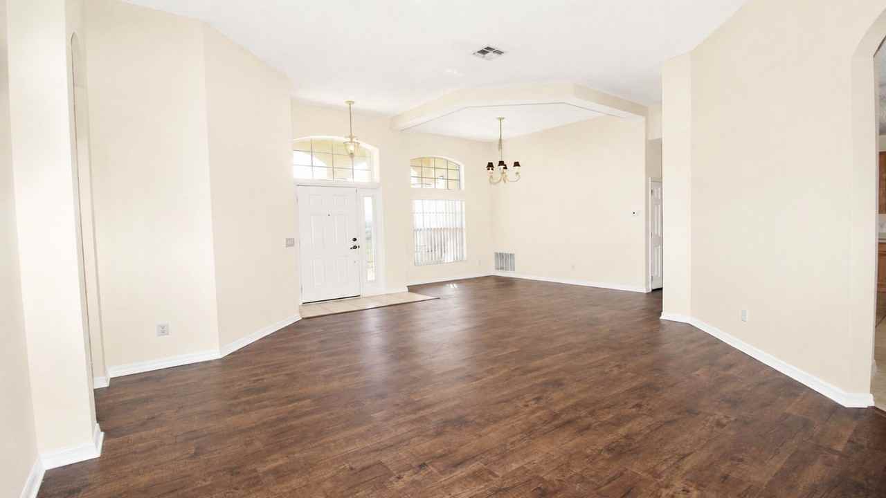 1512 Lindzlu St - Photo 3 of 18
