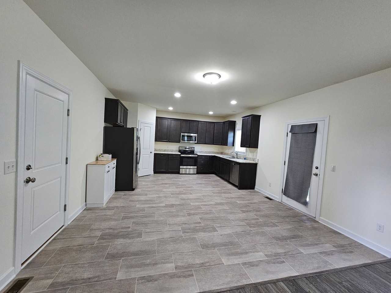 327 Hightide Dr