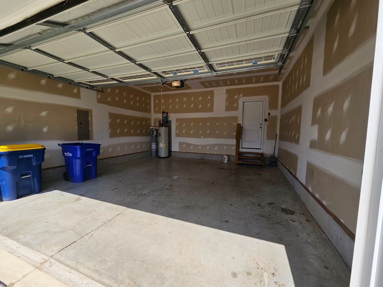 327 Hightide Dr - Photo 2 of 25